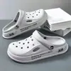 Tamancos Masculinos 2026 Novo Modelo Chinelos de Solado Grosso para Casais Sandálias Fechadas Antiderrapantes Casuais Sapatos de Praia com Solado Macio para Homens