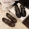 Zapatos Mary Jane tallados retro para mujer, nueva colección otoño 2026, punta cuadrada, tacón plano, suela suave, planos de punta baja para el trabajo