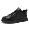 Sapatos Masculinos Primavera Novo Estilo Respiráveis Impermeáveis Antiderrapantes Tênis Masculino Moderno Versátil Sapatos de Couro Preto Business Casual Sapatos Esportivos