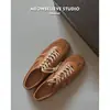 Couro Genuíno ~ Sapatos de Treinamento Moral com Solado Plano e Altura Interna para Mulheres 2025 Novo Savi Mesmo Estilo Esportivos e de Lazer Vermelho Dvn Sapatos Forrest Gump