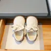 Zapatos de Algodón para Niños 2026 Otoño/Invierno Nuevo Estilo Zapatos Pequeños de Piel para Niñas Suela Suave Más Terciopelo Cálido Doble Capa de Algodón Zapatos de Princesa para Bebé