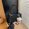 Bolsa de Mão de Luxo para Mulheres, Novo Modelo 2026, Moderna e Versátil, Adequada para o Trabalho e o Dia a Dia, Bolsa Pequena Quadrada Transversal Exquisita