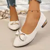 Comercio exterior talla grande 2026 primavera y otoño nuevo estilo mocasines slip-on para mujer con lazos de pedrería, punta fina poco profunda, zapatos de gamuza para mujer