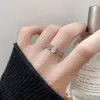 Anel Nalan em Prata de Lei S925 com Diamante Único e Filigrana Vazada, Anel de Commuter de Nicho Moderno e Estiloso R03860