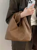 Yue Zi 2026 Principios de Otoño Nuevo Diseño Elegante Bolso de Mano Bolso de Mujer Bolso Nube para el Viaje Diario Bolso para el Viaje de Negocios Bolso de Noche