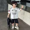 Conjunto de Verano para Niños Estilo Americano Resistente de Manga Corta, Atuendo Deportivo Elegante de Dos Piezas para Niños, Ropa de Exportación para Niños Pequeños