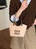 Bolso Pequeño Exquisito Versátil para Mujer 2026 Nuevo Invierno Nicho Retro Bolso de Mano Simple para Viajar Bolso Cruzado