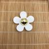 Adesivo Acrílico Margarida Preto e Branco Vênus Flor de Cinco Pétalas Pacote de Material Diamante DIY Capinha de Celular Acessórios de Joalheria Atacado