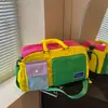 Bolsa de viagem curta multi-colorida, simples e estilosa, leve e portátil, adequada para viagens de negócios, pode ser acoplada à alça de uma mala, perfeita para bagagem de mão, acomodação e uso na academia.