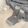 Calcetines Gruesos para Mujer en Otoño e Invierno, Calcetines Gruesos de Línea Gruesa de Color Contrastante de Moda al por Mayor, Calcetines Versátiles de Lana Coreanos, Calcetines de Estilo Preppy hasta la Mitad de la Pantorrilla