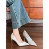 Primer Encuentro Ji Tacones de Aguja Puntiagudos Completos de Pedrería para Mujer 2026 Nuevo Estilo Boca Baja Zapatos de Salón Hada para Banquetes Vestido Formal Temperamento Mujer