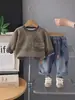 Conjunto de Dos Piezas para Niños: Sudadera con Estampado de Letras y Jeans, Estilo Coreano Casual