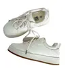 Nuevas Zapatillas Deportivas Blancas Planas de Suela Gruesa de Entrenamiento Alemán Versátiles de Moda Primavera/Verano 2026 para Mujer