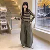 Conjunto de Niña Otoño 2026 Nueva Moda Estilo Coreano Rayas Cuello Redondo Manga Larga Holgado Pantalones de Pierna Ancha Conjunto de Dos Piezas