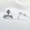 Aretes de Flor de Tres Hojas con Sentido de Diseño Original Aretes Exquisitos de la Suerte que Combinan con Todo Nuevos Aretes Elegantes de Moda Simple