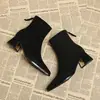 Botines ajustados para mujer, nuevos zapatos de tacón alto para otoño e invierno 2026, punta fina, tacón grueso, gamuza, aspecto de alta gama, botines con forro de felpa