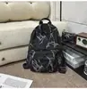 Mochila con Textura Degradada Tinta Azul Hielo Estilo Pareja Estilo Estético Páramo Mochila Casual Versátil para el Trabajo