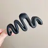 Pinza Geométrica Simple para el Cabello, Pinza de Moda para la Parte Trasera de la Cabeza, Pinza Femenina de Color Café, Accesorio para el Cabello de Pinza de Tiburón de Alta Gama y Exquisito