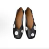 Zapatos Individuales de Piel de Oveja Súper Suave con Lunares Blancos y Negros para Mujer Par con Faldas Boca Baja Suela Plana Zapatos Planos de Ballet Punta Cuadrada Cuero Suave Mocasines Versátiles