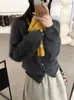 Estilo Coreano Lana Cachemira Cepillada Cuello Redondo Botón Manga Larga 26 Otoño Nueva Llegada Top Versátil para el Trabajo Cardigan Tejido Mujer