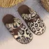 Comércio Exterior Tamanho Grande Outono e Inverno Meia-Bota Estampa de Leopardo Chinelos Peludos Femininos Estilo Coreano Moda Acessório de Roupa Fivela de Cinto Sapatos de Algodão com Solado Grosso