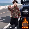 Ropa de Otoño e Invierno para Niños Niños Chaqueta Acolchada Engrosada 2026 Nueva Elegante Ropa de Algodón con Estampado de Invierno para Niños