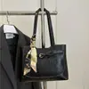 Bolsa Tote Grande de Couro de Alta Qualidade, Estilo Coreano da Moda, Nova Coleção Outono 2026, para Trabalho, Deslocamento e Uso Casual, Bolsa de Ombro Único para Mulheres