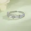 Anillo de Diamante con Fila de Flores Cruzadas de Encaje Exquisito Seleccionado Artísticamente, Popular en Xiaohongshu, Anillo de Zirconia con Flor de Lirio de Encaje Brillante