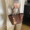 Bolso tote de moda transfronterizo con tejido cepillado para mujer, nueva colección 2026, de alta calidad, vintage y único, para llevar al hombro/debajo del brazo