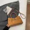 Nova bolsa transversal simples de camurça feminina para o trajeto no outono, estilo vintage, versátil, 2026, veludo, ombro único, grande capacidade