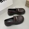 Mocasines de mujer, zapatos pequeños de cuero, slip-ons que aumentan la altura, zapatos planos retro, nueva moda 2026, primavera y otoño, estilo británico, suela gruesa