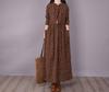 Foto Real de Ropa para Mujer Tallas Grandes Artística de Corte Holgado para Primavera y Otoño 2026 con Vestido de Botones Estampado Floral Pequeño con Lazo, Vestido Adelgazante de Algodón y Lino