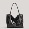 Bolso de mujer de gran capacidad, modelo nuevo 2026, diseño de nicho, bolso de hombro grande versátil, bolso de mano para el trabajo, bolso tote de axila, moderno