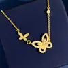 Pulsera Elegante de Lujo Ligero Estilo Coreano con Mariposa Fantasma Hueca de Diamantes Completos Diseño de Nicho Femenino Joyería Chapada en Oro de 18 Quilates Viento Frío