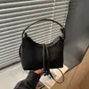 Bolso de Flocado de Gamuza para Mujer 2026 Nuevo de Moda Otoño Retro Bolso de Mano Merade Sensación de Alta Gama Bolso de Hombro Único Cruzado