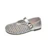 Sandalias Tejidas de Punta Cerrada para Niñas 2026 Primavera/Verano Nuevos Zapatos Casuales Versátiles de Moda Calados Suela Suave Zapatos de Princesa