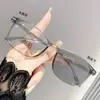 Óculos de sol fotocromáticos anti-luz azul, armação de óculos retrô ultraleve, armação de óculos que muda de cor para homens e mulheres