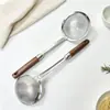 Espumadera de acero inoxidable al por mayor, espumadera de una pieza para espuma, espumadera para aceite de olla caliente, filtro de aceite, separador de aceite, malla de filtro, cuchara para retirar espuma
