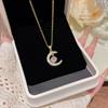 Popular cadena para clavícula versátil y exquisita de estilo japonés y coreano, elegante y sofisticado collar de acero de titanio, una cadena para el cuello de lujo de nicho disponible al por mayor.