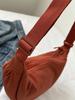 Bolsa de bolinho de design de nicho, nova bolsa plissada de pano lavado, bolsa coreana de alta qualidade, bolsa transversal de cor sólida, bolsa de ombro feminina