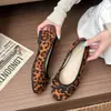 Zapatos de ballet retro de cuero suave de un solo pedal, zapatos de noche con lazo, versión plana, cuero esmerilado, punta redonda, boca poco profunda, zapatos de vestir individuales, tela para mujer