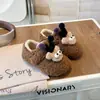 Sapatos Infantis de Algodão 2026 Inverno Novo Estilo Meninas Desenho Animado Fofo Mocassins de Lã de Cordeiro para Crianças de Média e Mais Velhas Sapatos Quentinhos Peludos