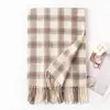 Nuevo Chal Cuadros de Alta Gama Versátil para Mujer, Otoño 2026, Bufanda Cálida para Otoño e Invierno, Protector Solar con Borlas