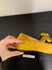 Sapatos Mary Jane Quadrados Pequenos Prateados com Elevação Interna para Mulheres 2025 Primavera e Verão Sapatos de Ballet com Laço para Noite