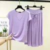 Conjunto de dos piezas de verano para casa, talla grande, holgado, de modal: camiseta de manga corta con cuello en V y pantalones cortos de cintura alta con cordón y dobladillo con volantes