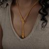 Colar de Aço Titânio Banhado a Ouro com Pingente de Nó de Linha Personalidade Simples para o Dia a Dia Corrente de Osso de Cobra com Design de Puxar Ajustável