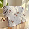 Ins Verano Clase una Hilo de doble capa Edredón fresco de verano Edredón de aire acondicionado de verano Lavable a máquina Lavable Edredón de verano Edredón fino para niños Venta al por mayor