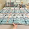 2026 Novo Inverno Quente Leite Fleece Estampado Espessado Macio Colchão Inverno Mais Veludo Protetor Almofada de Cama Estudante