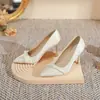 Nuevos Zapatos de Boda Estilo Francés para Novias, Nicho Femenino de Alta Gama Elegantes 2025 Zapatos de Novia de Perlas de Tacón Alto, Zapatos para Damas de Honor
