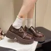 Brogues de Primavera Sola Grossa Esculpido Retro Aumento de Altura Novos Versáteis 2026 Estilo Britânico Sapatos Pequenos de Couro Mocassins Flats Femininos
